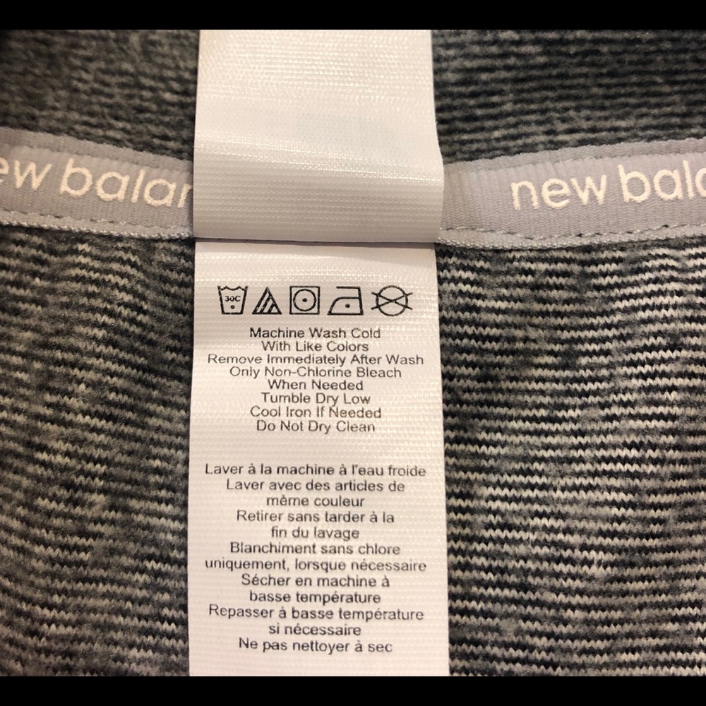 NWOT New Balance Long Sleeve Pullover Sweatshirt - Picture 4 of 5